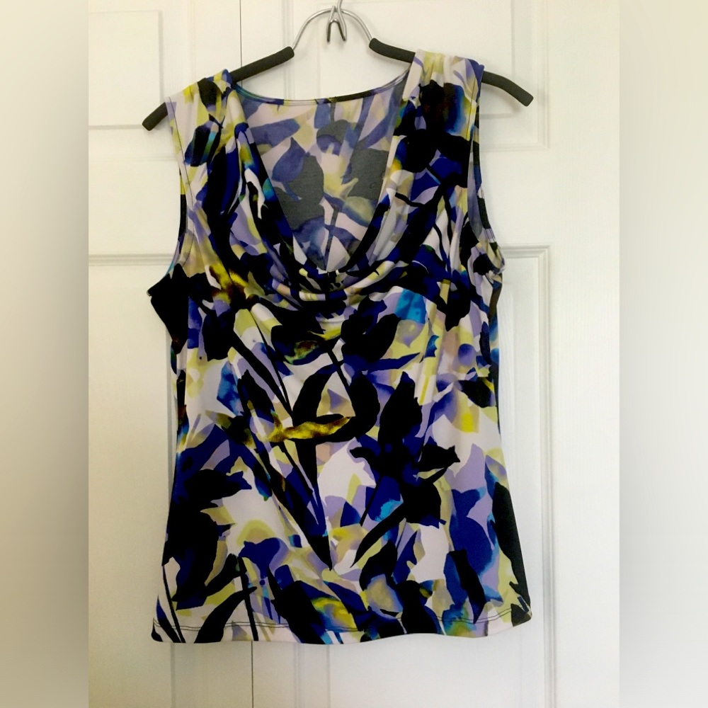 Women sleeveless pretty tank blouse